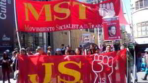 Militancia del MST Juventud Socialista en marcha obrera independiente, 1 de mayo de 2018.