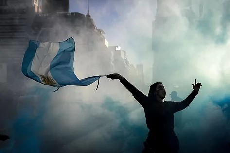 Argentina: la protesta social desviada a elecciones, el falso peligro fascista y la salida del voto nulo, blanco y abstención