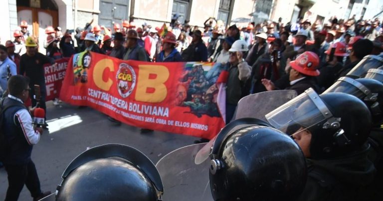 Ni un paso atrás: ¡Abajo el gobierno neoliberal y su ofensiva militar policial!